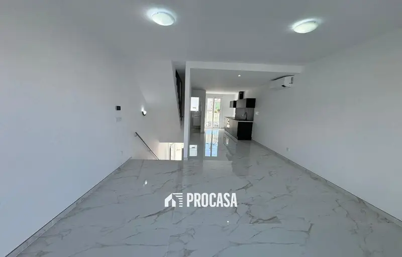 Chalet en Canal Empuriabrava con Amarre Privado