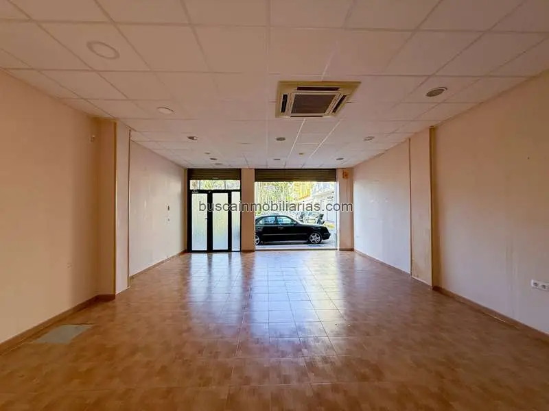 Local Comercial en Venta en Aguilas 117m2 Primera Linea de Mar