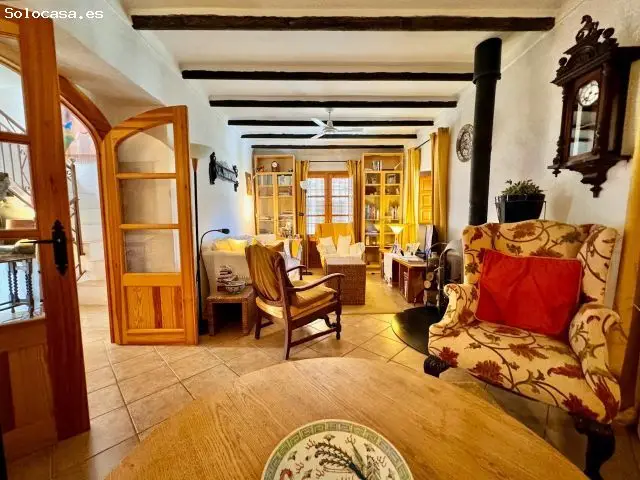 Casa Unifamiliar con Casa de Invitados en Iznajar