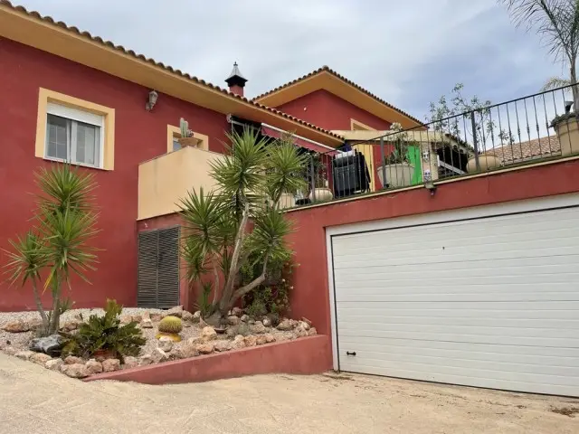 Casa-Villa de 4 Dormitorios en venta Totana, España