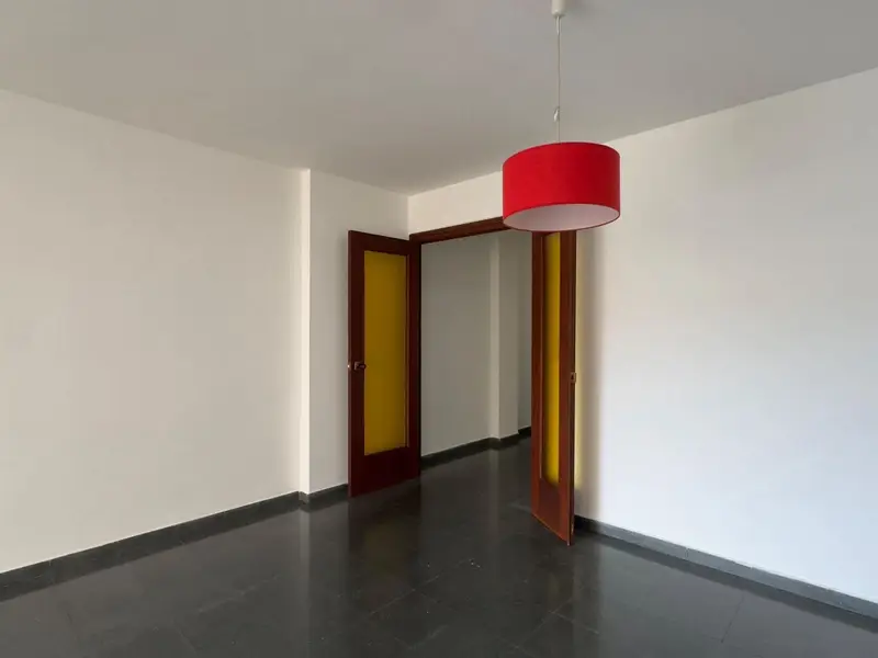 Piso en venta Figueres 4 habitaciones 2 terrazas parking doble