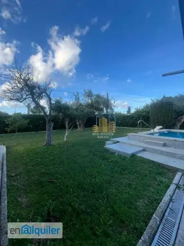 Dos Chalets en El Magistrado con Piscina y Jardin