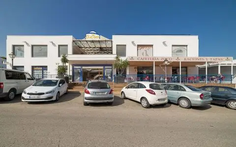 Centro Comercial en Mojacar Playa: 21 Locales, 4 Plantas, Ideal Inversion
