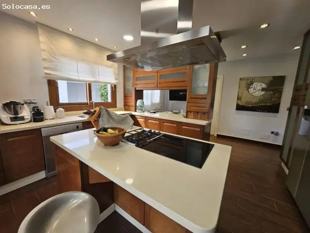 Espectacular Chalet con Piscina en San Miguel