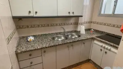 Casa en Venta en Ubrique - 5 Dormitorios, 2 Salones, Patio y Azotea