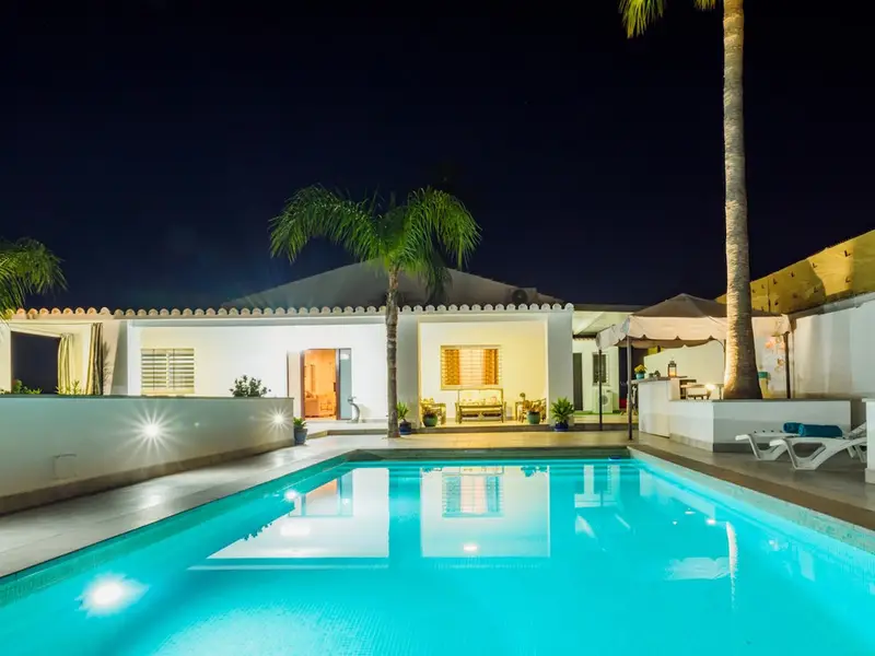 Casa Rural con Piscina Privada en Málaga para Familias