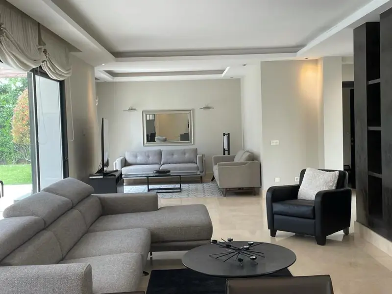 Villa de Lujo en Milla de Oro 5 Dormitorios
