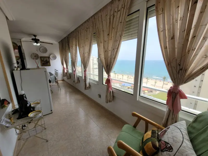Apartamento en El Palmeral Alicante con Piscina y Terraza