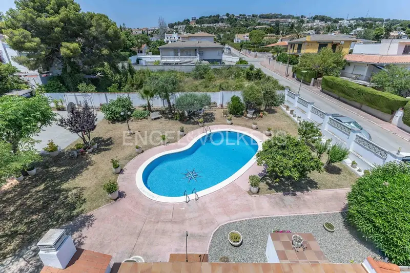 Chalet de Lujo en El Vendrell 7 habitaciones 4 baños Jardin Piscina
