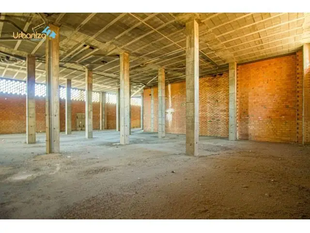 Local Comercial en Badajoz Gran Fachada y Posibilidad de Entreplanta