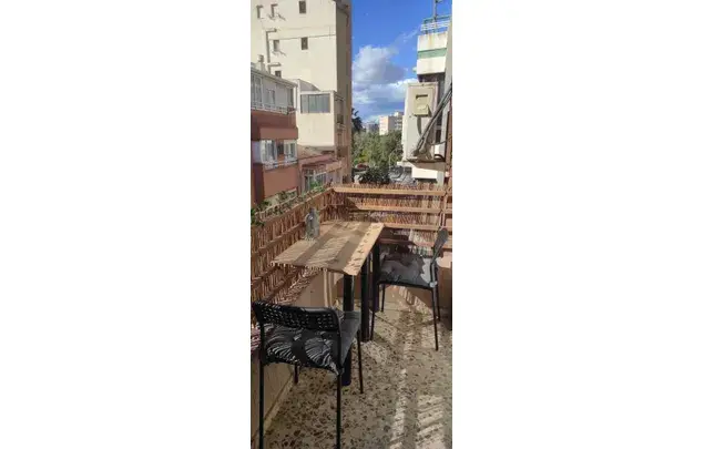 Rent a room of 100 m² in Alicante/alacant