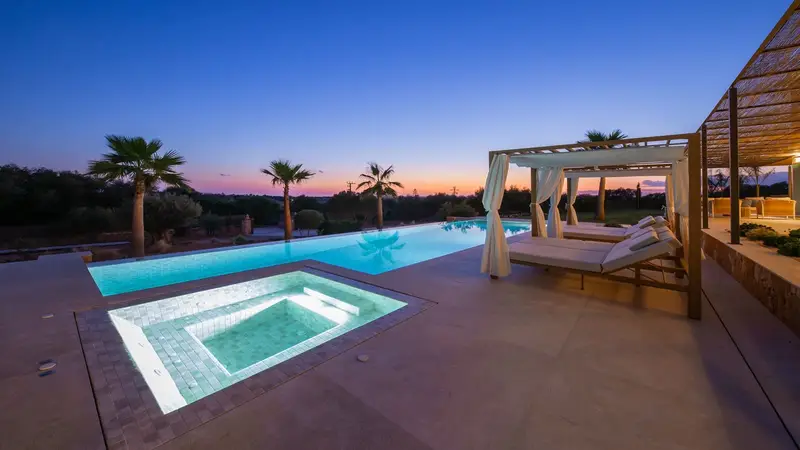 Villa de Lujo en Ses Salines 8 Dormitorios Piscina Jacuzzi