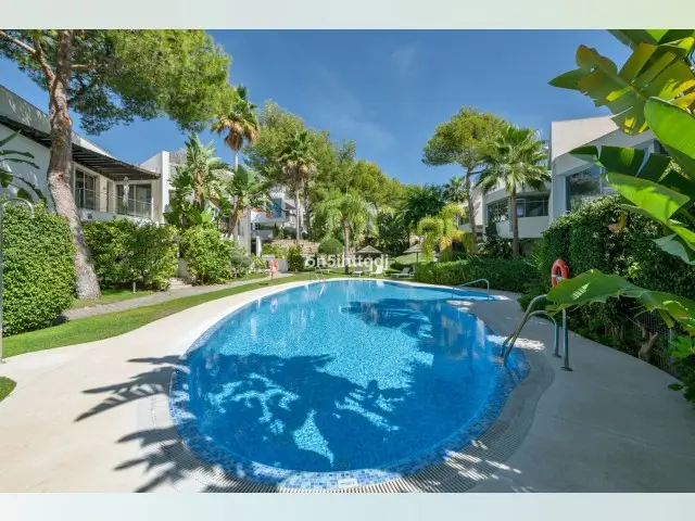 Adosado 4 Dormitorios Milla de Oro Marbella Lujo Piscina Garaje