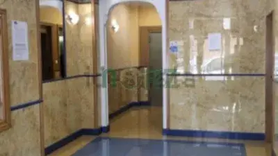 Piso en Venta en Cañiza con Zona Comunitaria y Garaje