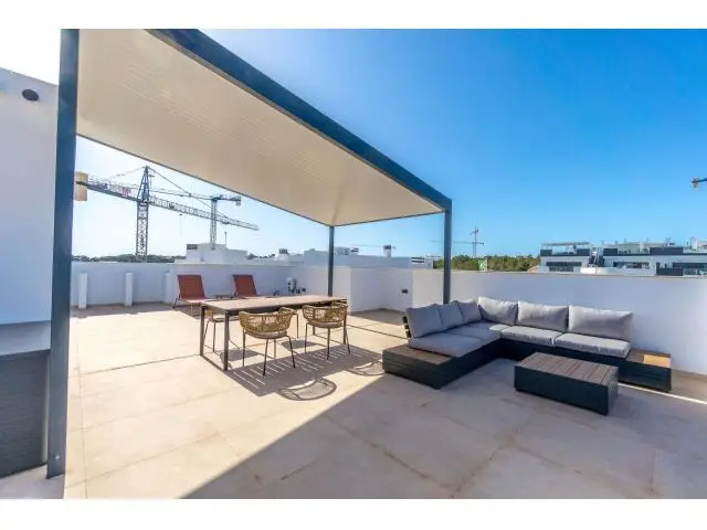 Vivienda de Lujo en Los Balcones con Vistas a la Laguna Rosa