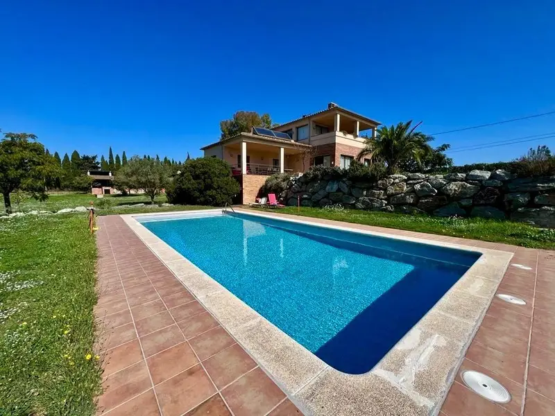 Venta Casa con Trastero y Piscina en Palau de Santa Eulalia