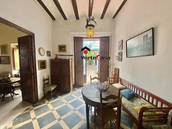 Casa en Alberic con 5 habitaciones y patio cerca del Ayuntamiento