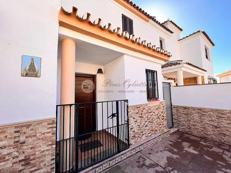 Villa en venta Torrox 5 dormitorios amplia terraza vistas al mar