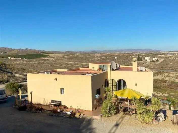 Villa 4 Dormitorios en Venta cerca Los Gallardos
