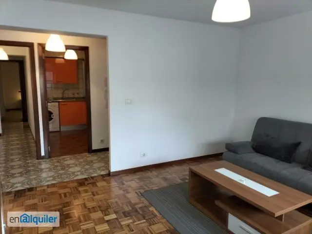 Apartamento Amueblado en Pastoriza A Coru	1 Dormitorio Patio Privado