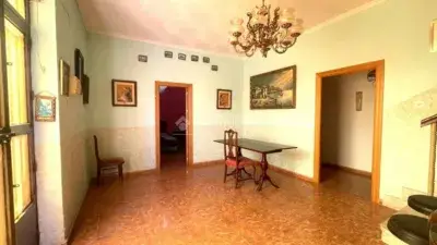 Casa adosada en Guadix con 4 dormitorios y 2 baños