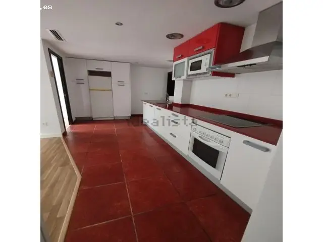 Excelente Oportunidad De Vivienda Reformada En La Zona De San Blas.