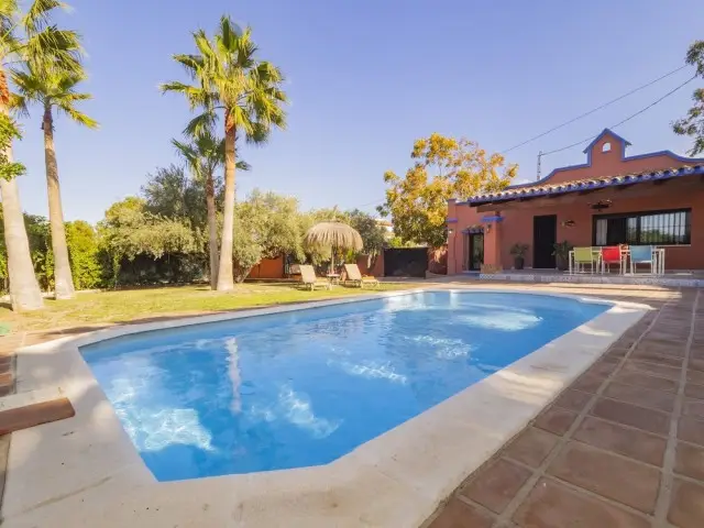 Casa Rural con Piscina en Málaga para 6 Personas