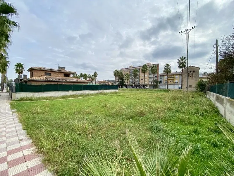 Venta Suelo en Cuc 563m2 460m2 edificables