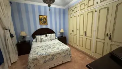 Piso en venta en Centro 3 habitaciones 2 ba	nos