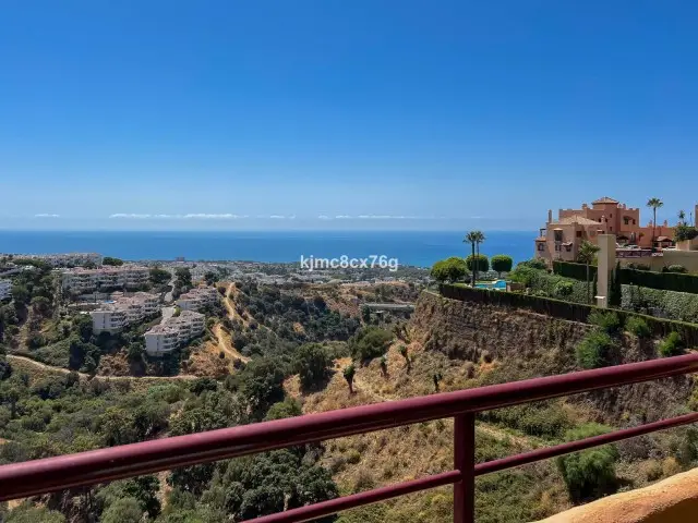 Apartamento en Venta Calahonda 2 Dormitorios Vistas al Mar