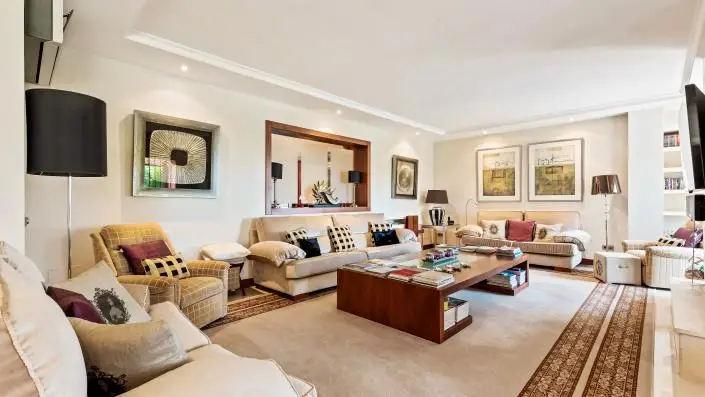 5 Bed Villa / Detached for sale