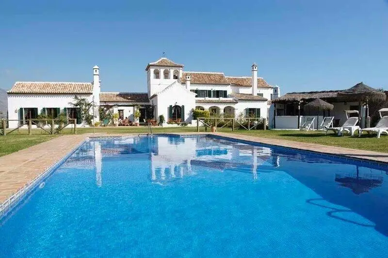 Hacienda Andaluza con 10 Dormitorios en Venta
