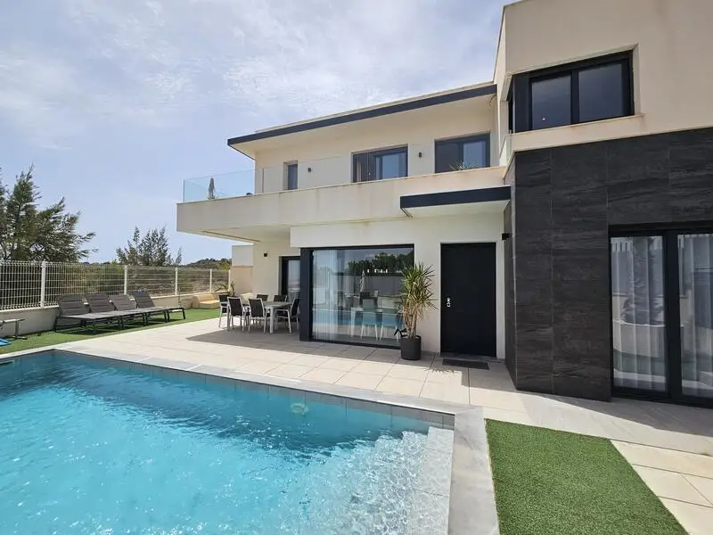 Villa en Venta Villamartin Alicante