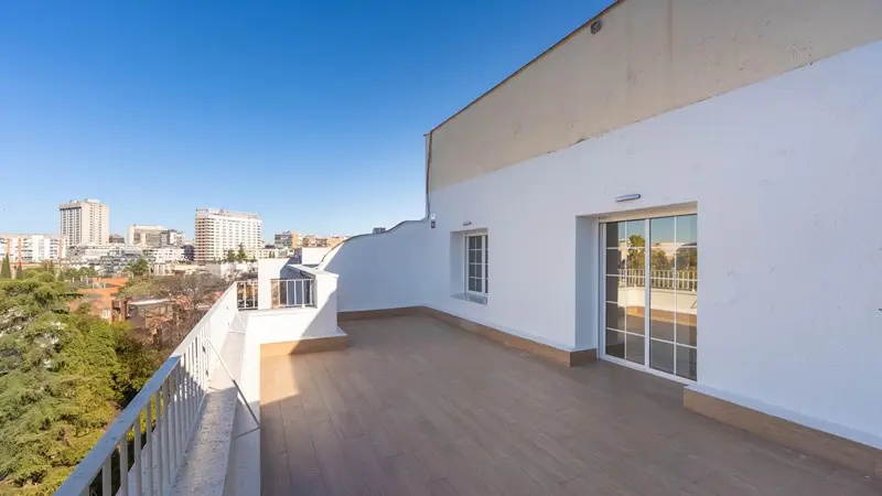 Ático de Lujo con Vistas al Santiago Bernabéu Madrid
