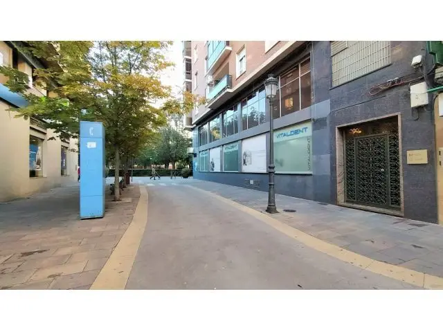 Oficina en Paseo San Gregorio Moderna 2 Despachos