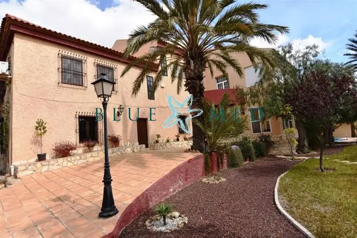Villa de Lujo 6 Dormitorios en Venta