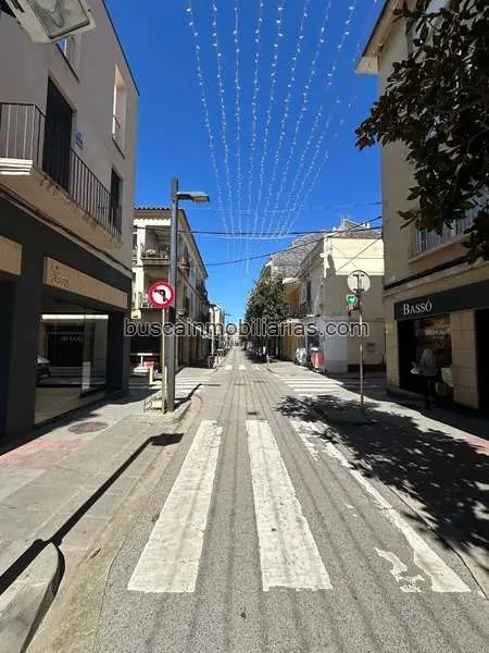 Local Comercial en Venta Palamós 92m² Primera Línea