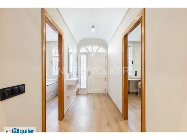 Alquiler Casa Terraza Godella: Reformada con Patio y Aparcamiento