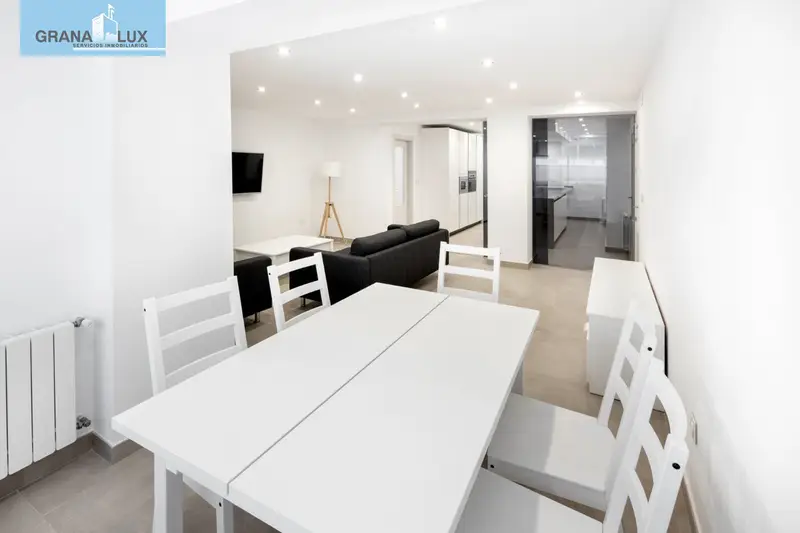 Venta Piso Reformado Granada Seis Habitaciones Dos Baños