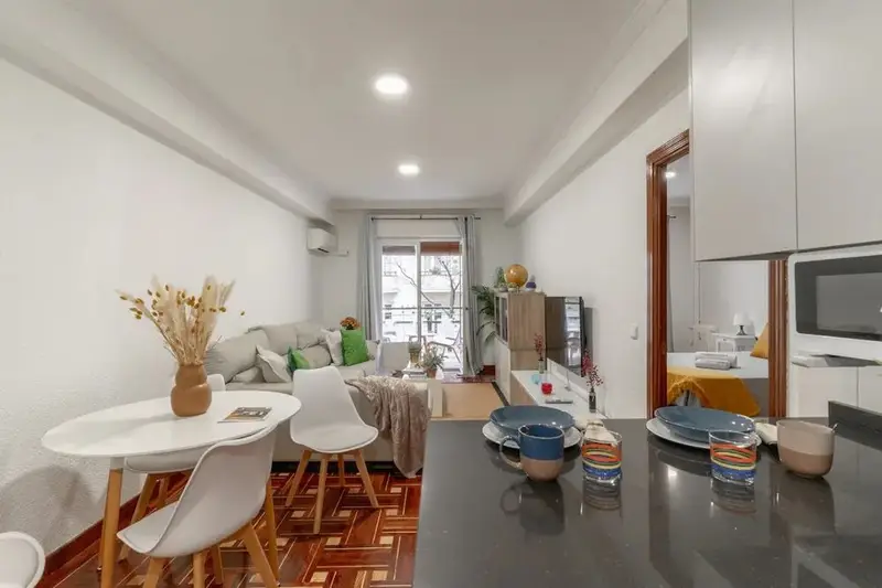 Apartamento en Alquiler Madrid 1 Dormitorio 1 Ba
jo