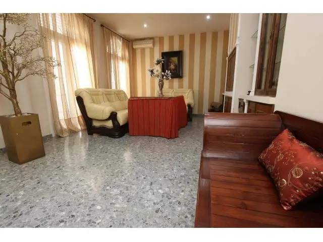 Piso amplio en Montijo 250m2 ideal para familias