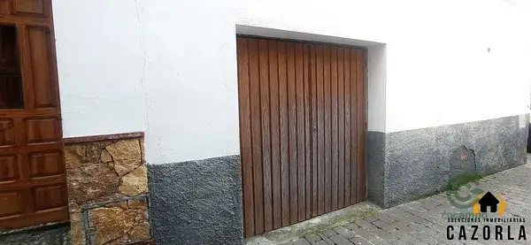 Casa en venta en Cazorla con cochera y vistas espectaculares