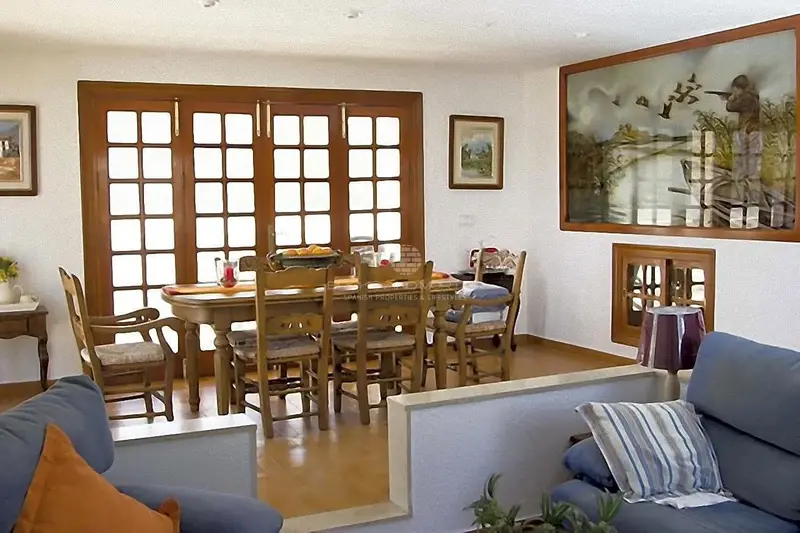 Chalet en Mareny Blau con piscina y casa de invitados