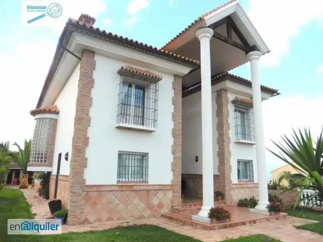 Alquiler Chalet Lujo Centro 520m2 Piscina Jardin Placas Solares