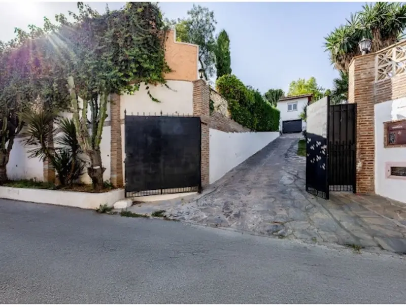 Casa-Villa de 5 Dormitorios en venta Marbella, España