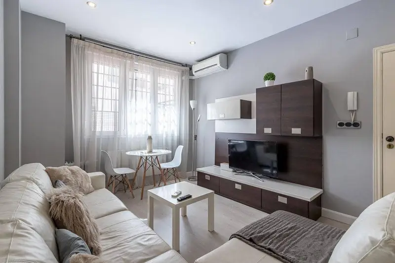 Piso en venta en Granada centro: Apartamento reformado con garaje