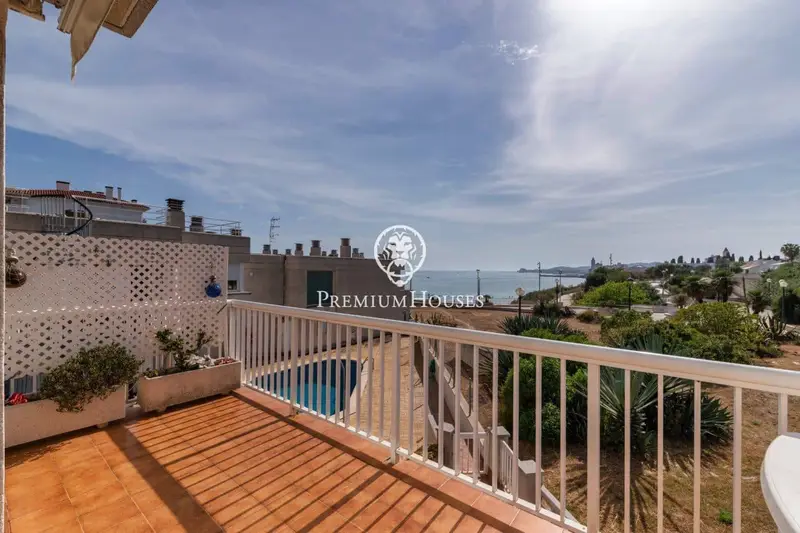 Adosado en Aiguadolç Sitges con vistas al mar