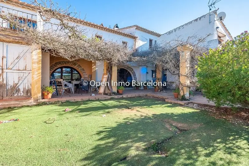 Masia en venta en Olivella, Barcelona