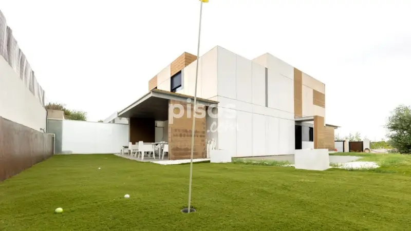Casa adosada 2 plantas 415m2 3 dormitorios 2 baños