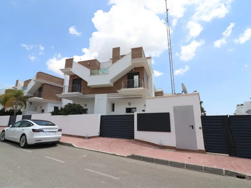 Apartamento 4 Dormitorios Rojales Piscina Comunitaria
